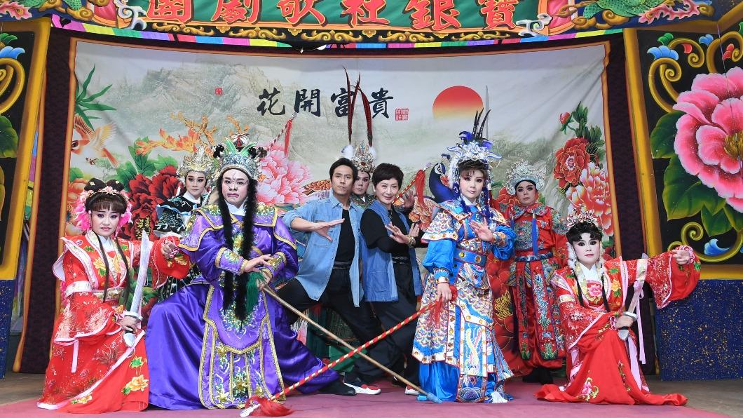 莊凱勛、陳亞蘭特地安排一段經典外台戲碼，呈現給探班媒體欣賞。（圖／華視提供）