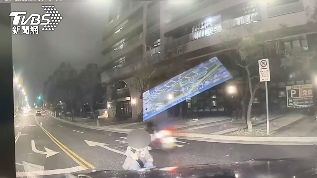 違規釀死!8旬男沒走斑馬線 遭機車撞亡