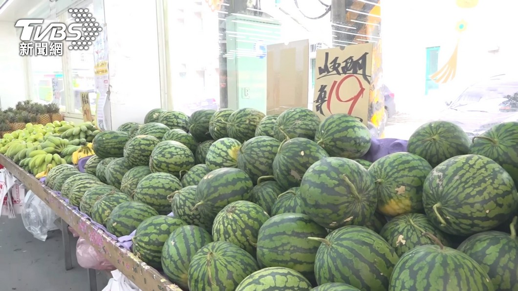 夏日消暑!紅、黃西瓜怎麼挑? 專家曝準則:糖尿病患也能吃
