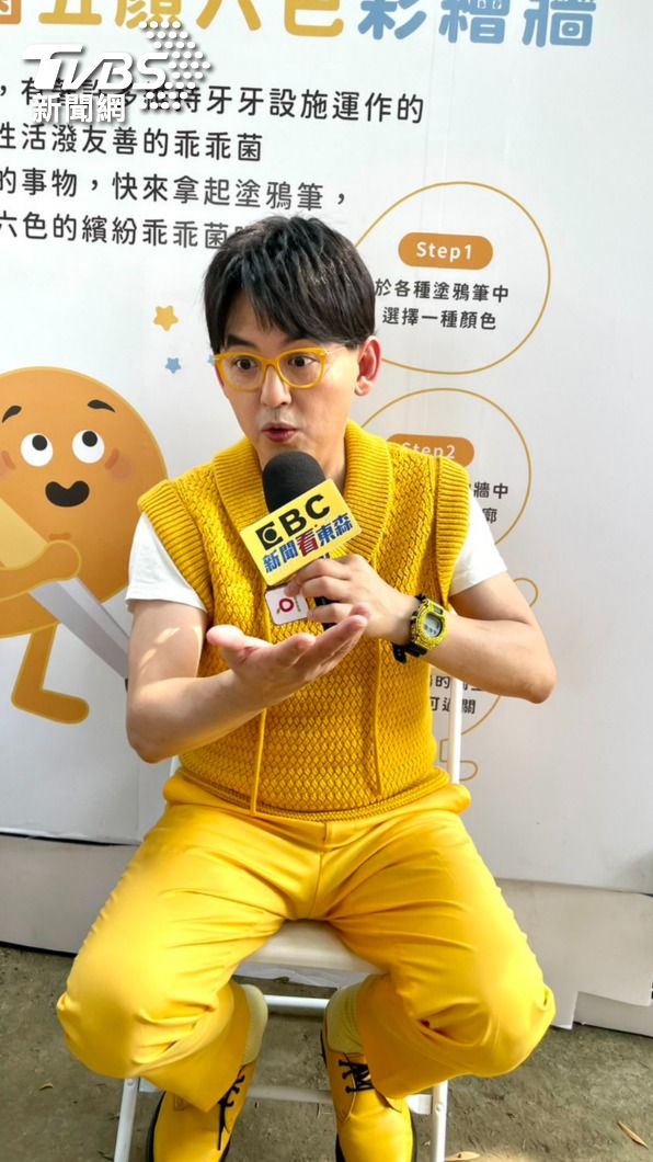 黃子佼心有餘悸地分享昨日的靈異事件。(圖/謝佩樺攝)