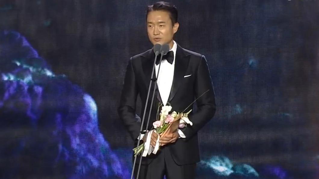 趙祐鎮出道超過20年,在南韓被讚有「整容級演技」,演什麼像什麼。(圖/翻攝自TikTok)