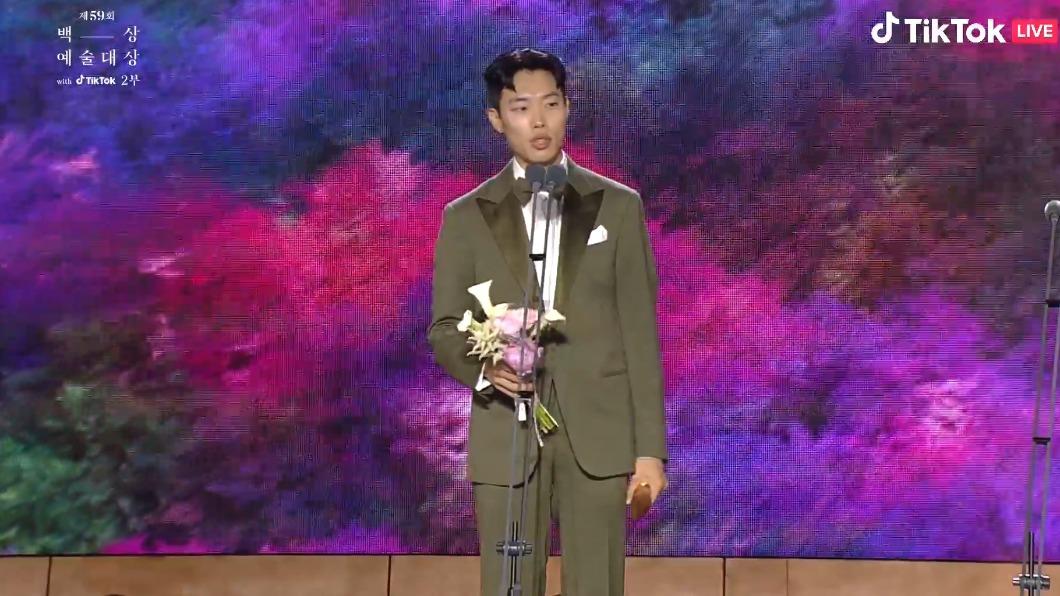 柳俊烈打敗宋康昊、鄭雨盛等人,以《晝盲神探》封百想影帝。(圖/翻攝自tiktok)