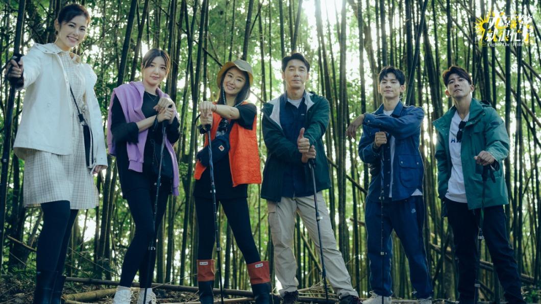 任容萱（左起）、郭雪芙、林心如、李李仁、林柏宏、修杰楷挑戰節目組的任務。（圖／TVBS）
