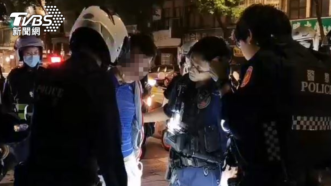 男子因擔心被警方逮捕,才將安非他命吞入口中欲滅證。(圖/TVBS)