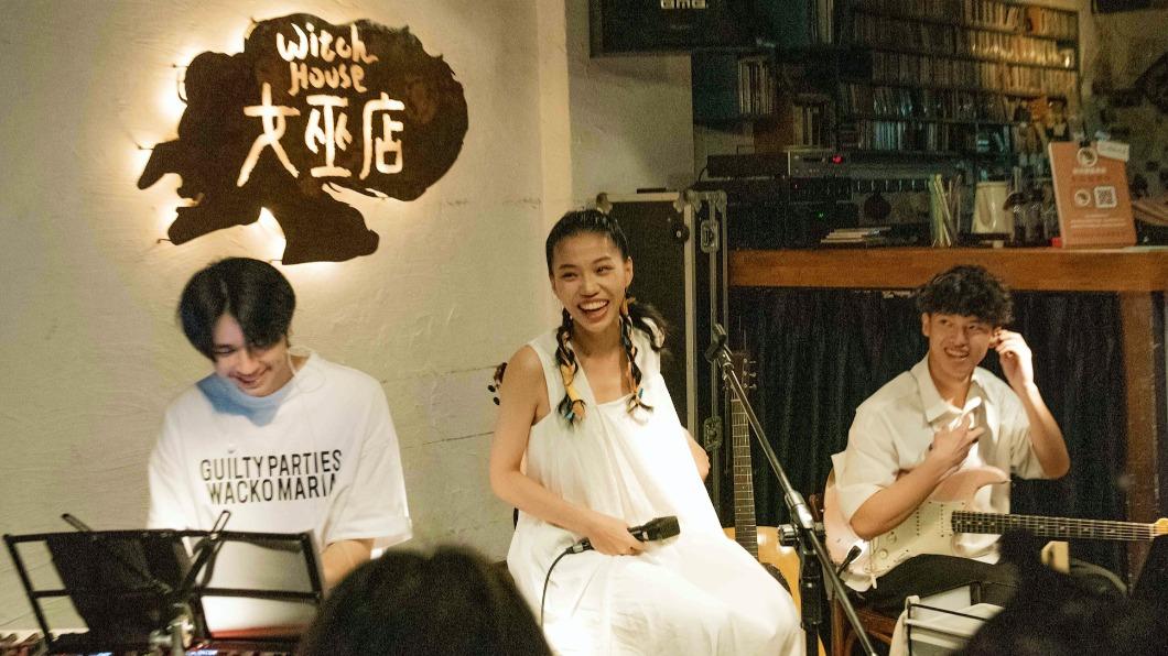 《超偶》洪佩瑜開唱加碼張惠妹〈人質〉 拚戰金曲驚喊胃痛