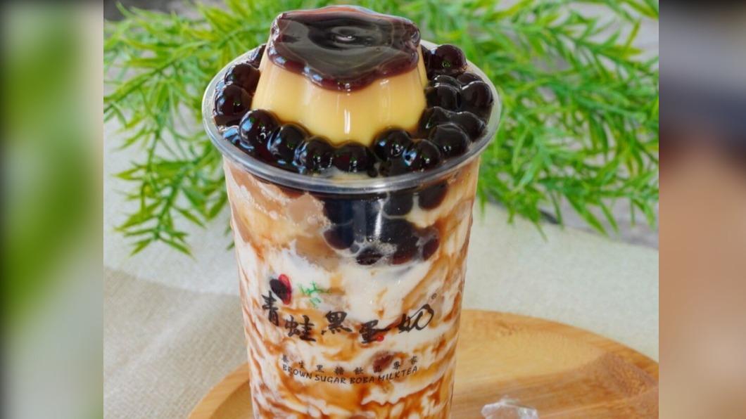 配料超澎派的「布丁黑蛋奶」(75元)真的每一口都是大大滿足!(圖/痴吃的玩提供)