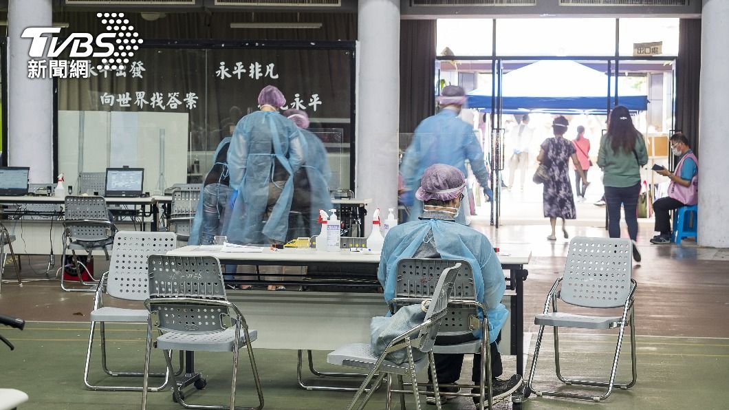 新冠疫情爆發後,在2020年1月15日疾管署把「嚴重特殊傳染性肺炎」列為第五類法定傳染病。(示意圖/Shutterstock達志影像)