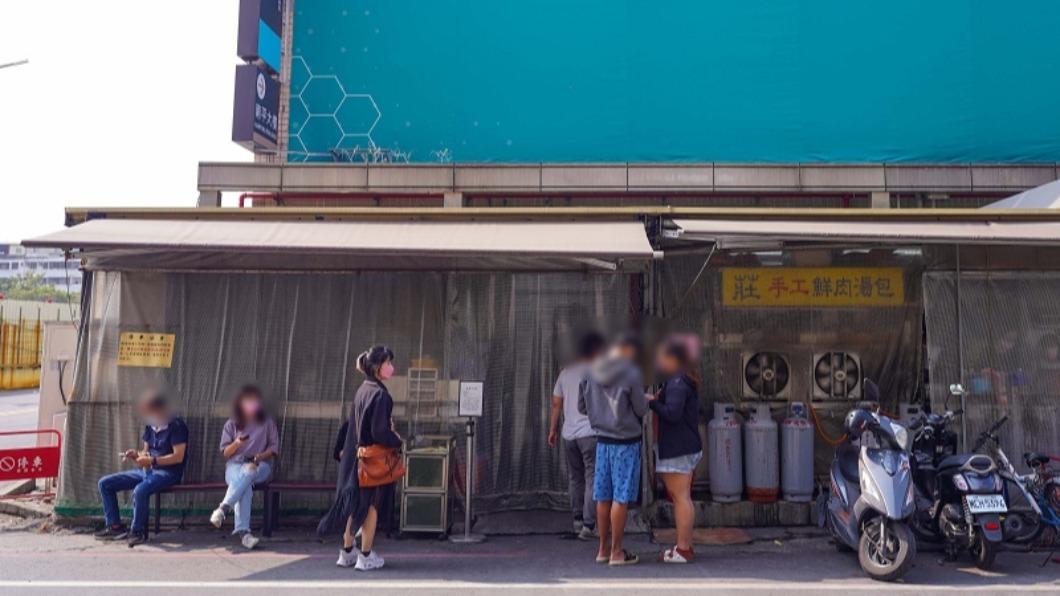 雖然人很多,但是等約10分鐘就可以入席。(圖/剎有其食提供)