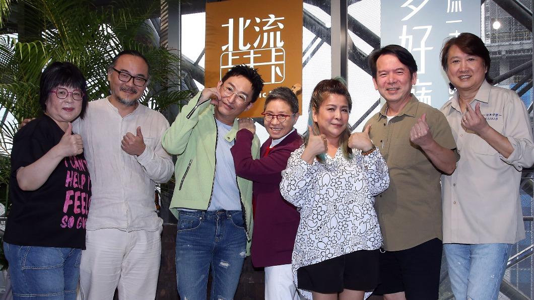 陳玉貞(左起)、鍾成虎、徐哲緯、丁曉雯、傅薇、李建復、周治平出席中華音樂人交流協會活動。(圖/中華音樂人交流協會提供)
