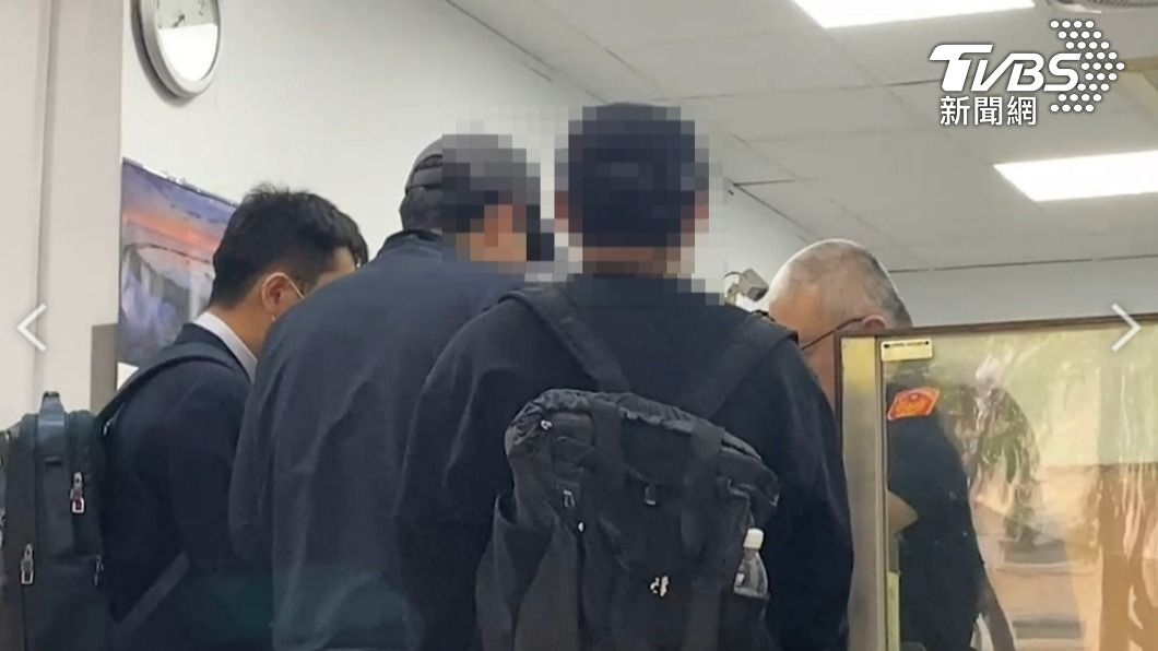 金男至前金所報到。(圖/TVBS)