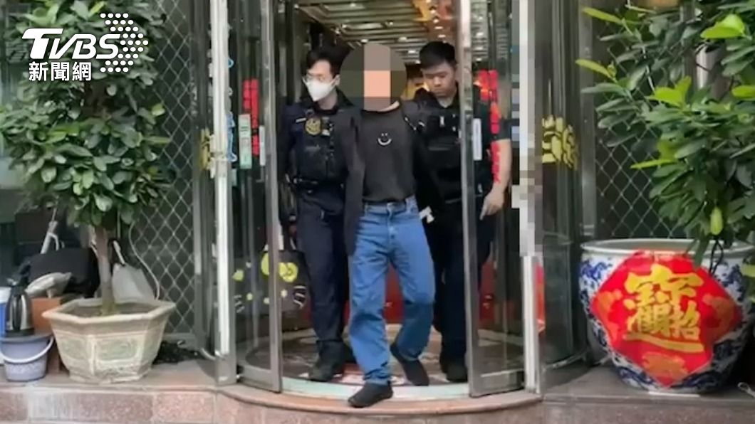 犯嫌在三溫暖被逮捕。(圖/TVBS)