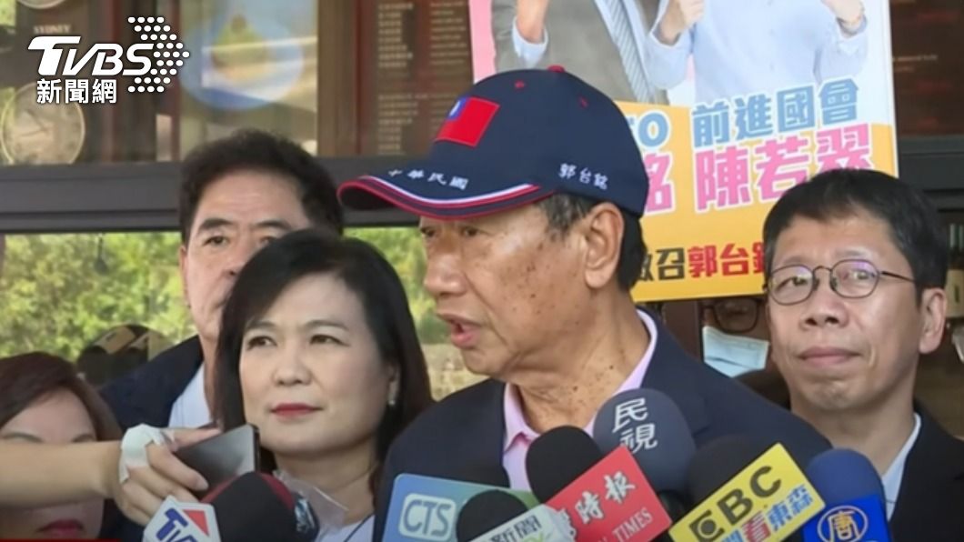 幾名挺韓議員也陪同出席。(圖/TVBS)