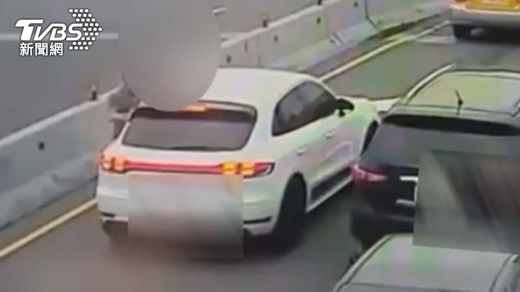 行車按喇叭閃燈!亮水果刀敲破車窗 2男互告恐嚇、毀損
