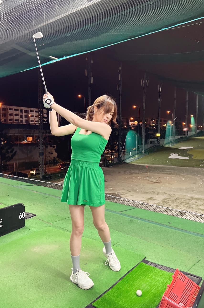 陳沂昨深夜上傳照片,並表示自己從軍人情人變成89女神。(圖/翻攝自陳沂臉書)