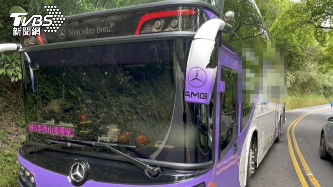 包車出遊遇橫禍!宜蘭28人遊覽車遭撞 肇事男酒測值達1