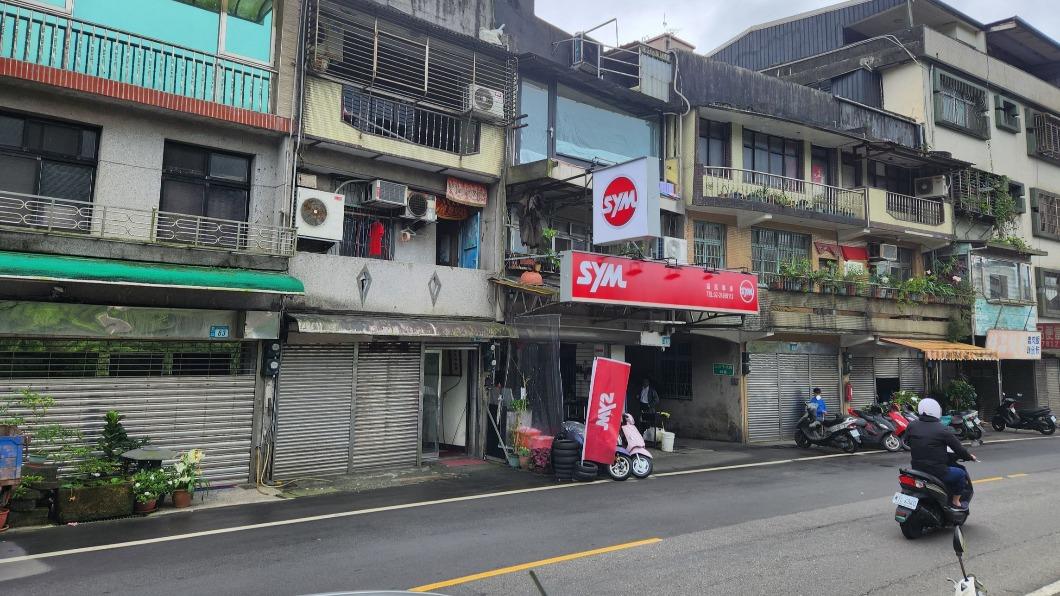 蘇姓嫌犯前往被害人吳姓男子位在新北市瑞芳三爪子坑路上的民宅討債，不料發生爭執憤而行兇。（圖／瑞芳分局提供）
