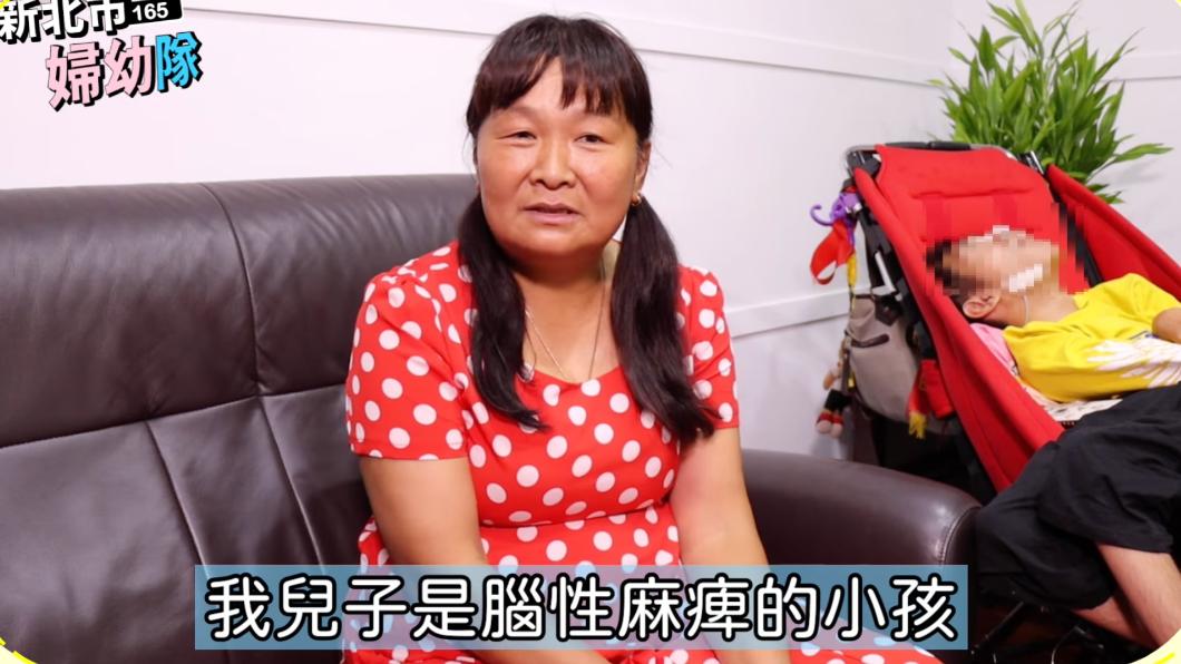 剛鐵媽跟對方解釋,孩子是腦麻兒。(圖/翻攝自新北市政府警察局婦幼警察隊臉書)