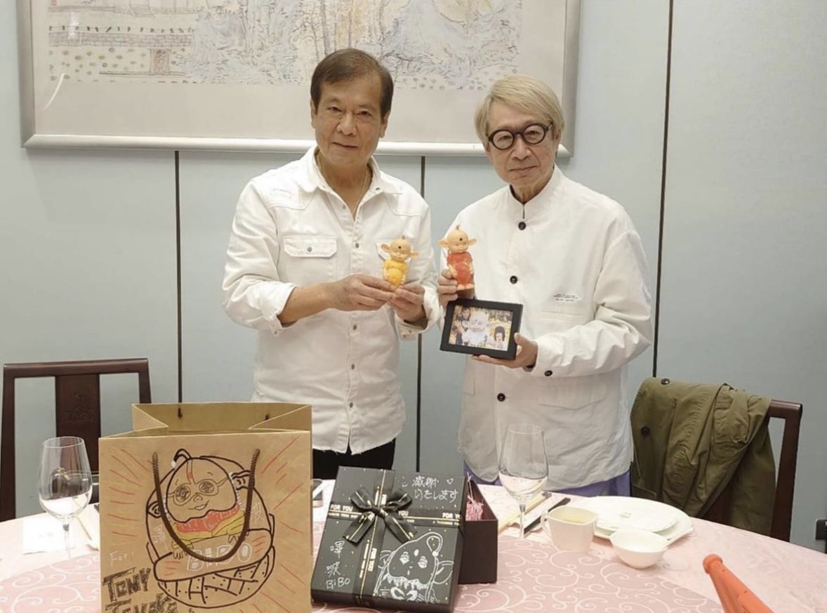 《浴火鳳凰》製作人郭建宏(左)與嗶啵催生者田中東尼(右)敘舊。(圖/翻攝自Tony’s Lab Make-up ScienceIG)