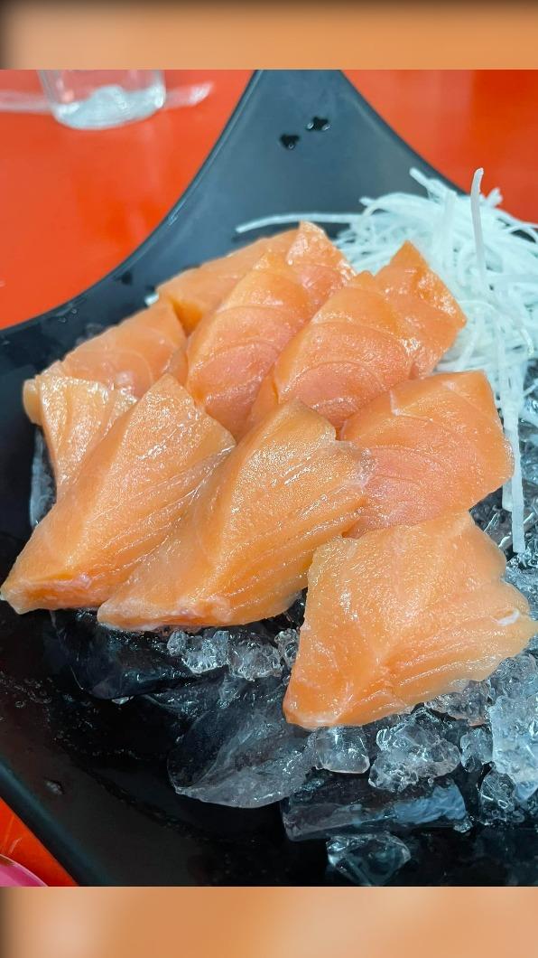 原PO傻眼將生魚片PO網。(圖/翻攝自爆料公社)