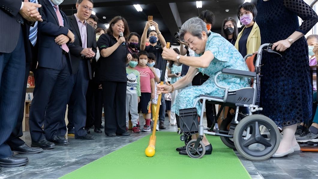 高市府提供「全齡共讀、閱動健康」等多面向服務。（圖／高雄市立圖書館提供）