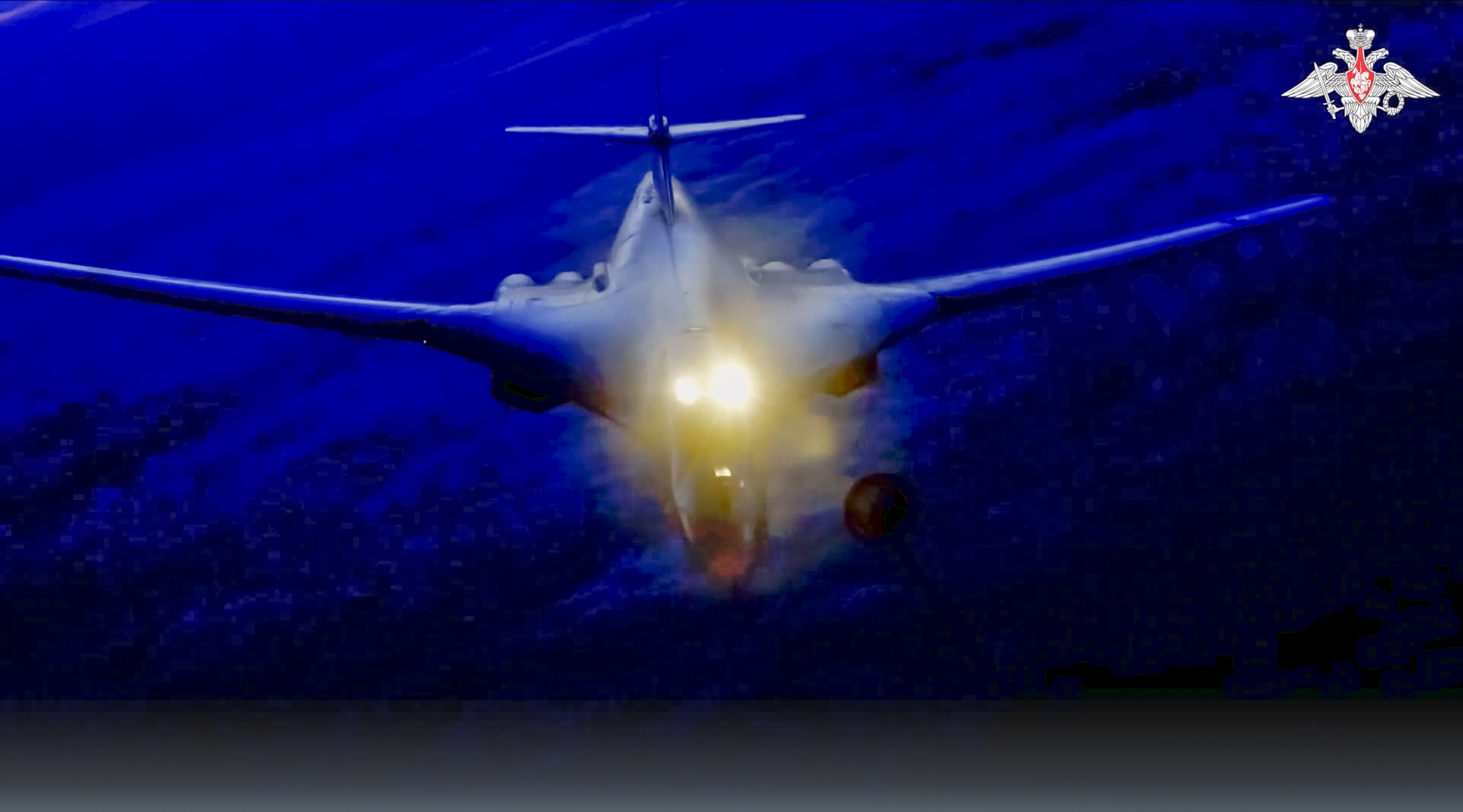 俄羅斯Tu-160戰略轟炸機近期出現巴倫支海空域,引起芬蘭及瑞典高度警惕。(畫面來源:AP)