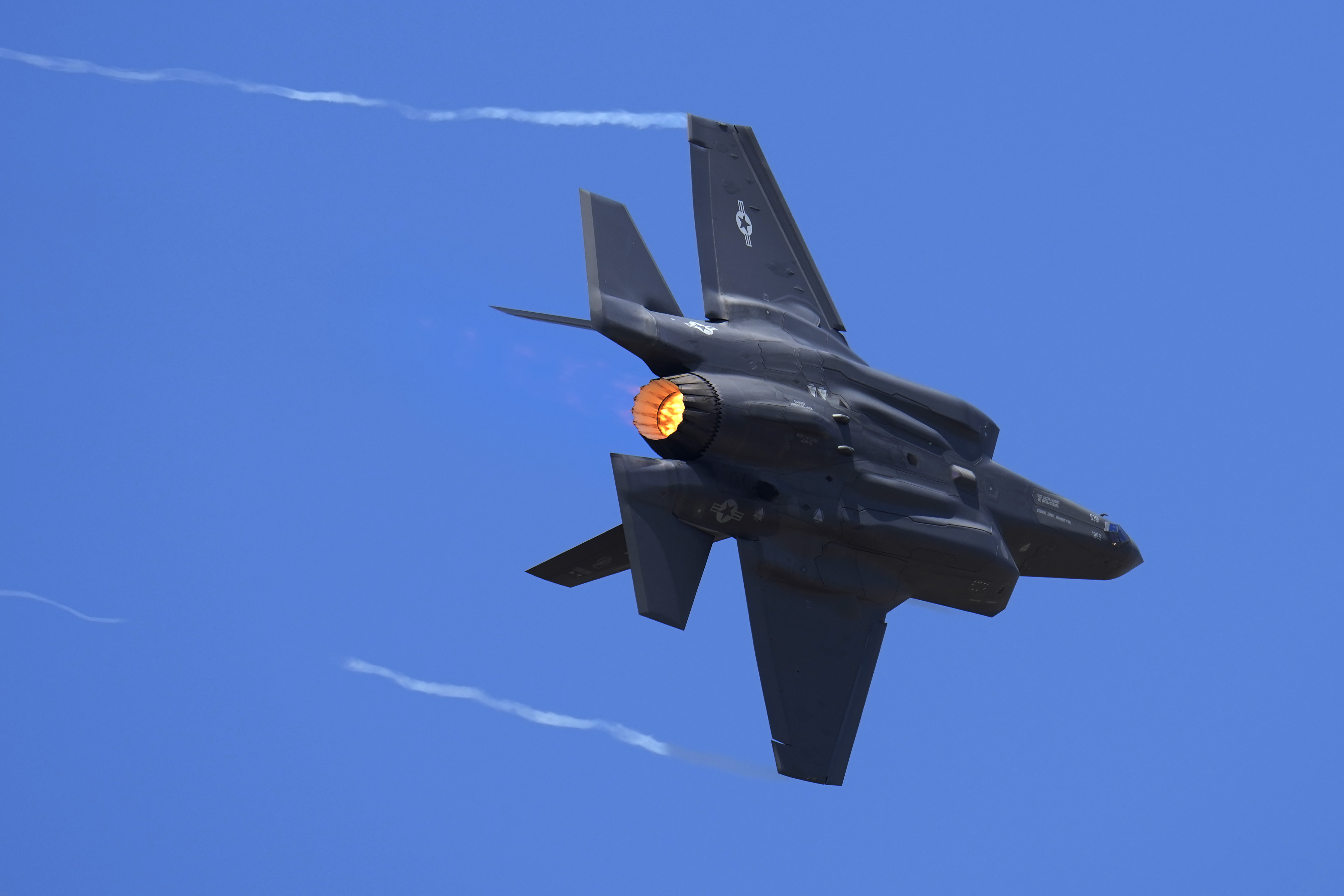美俄空中過招,傳出在敘利亞聯軍領空發生危險接近事件,差點造成相撞意外。(畫面來源:AP)