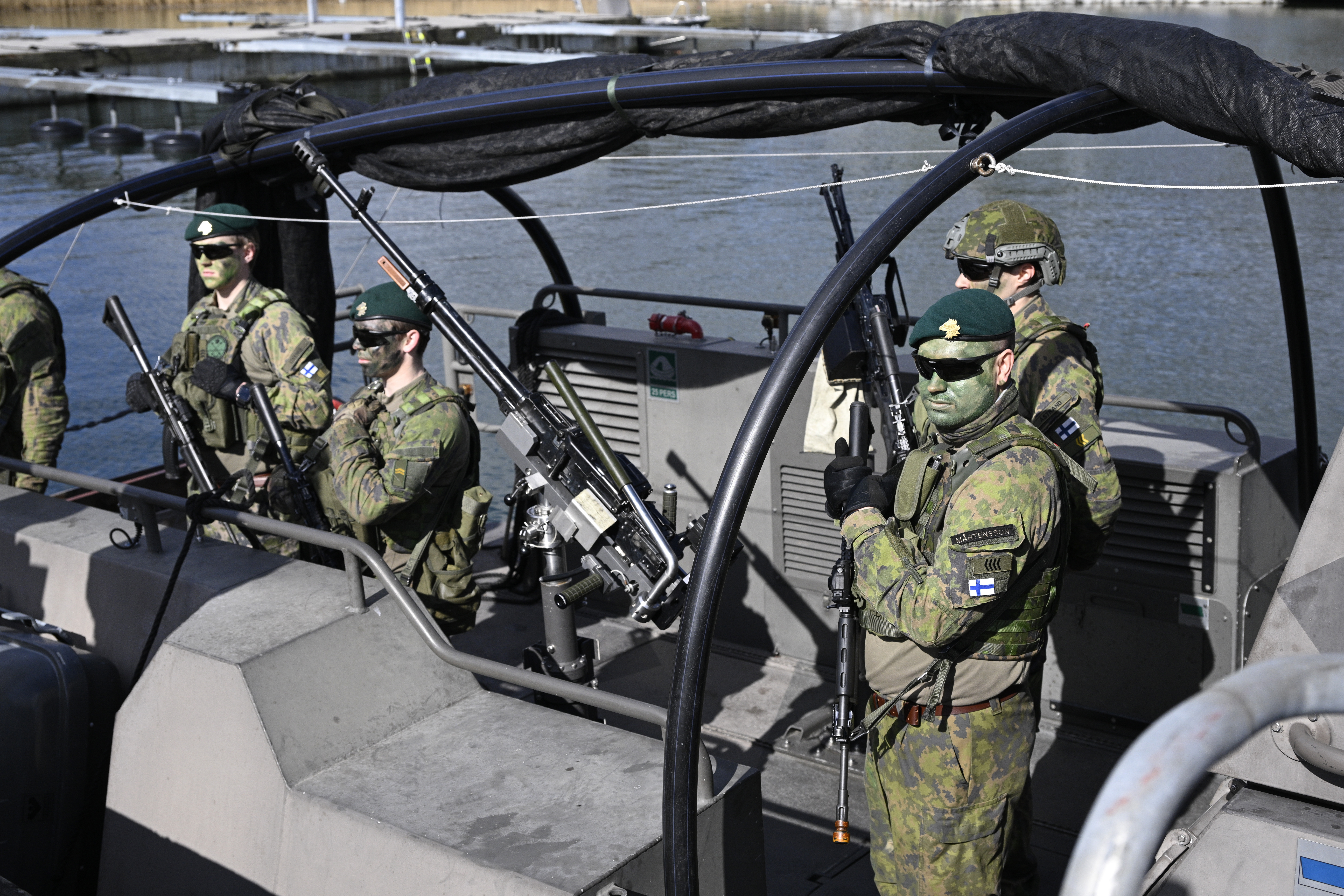 芬蘭武裝部隊官兵與瑞典國防軍舉行聯合軍演。(畫面來源:AP)