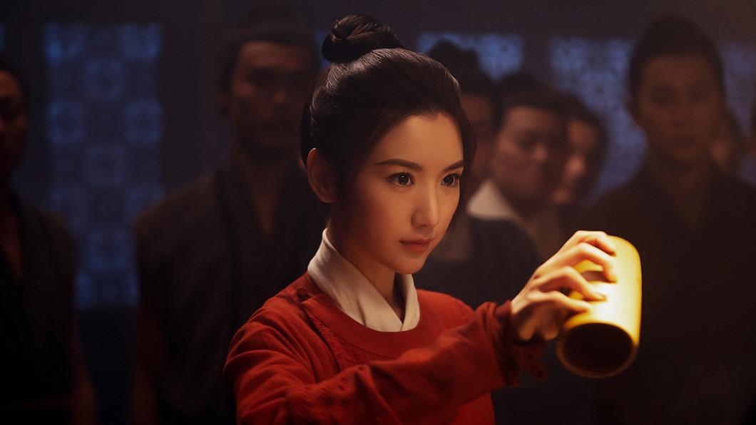 毛曉彤飾演勁颯女俠舒亞男。(圖/愛奇藝國際站提供)