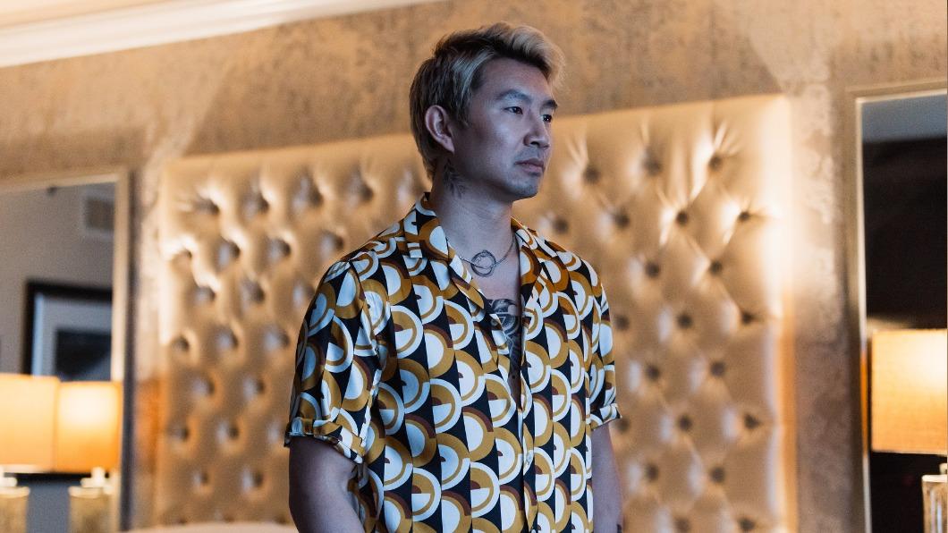 「尚氣」劉思慕金髮新造型曝光! 跟《阿凡達》男星槓上