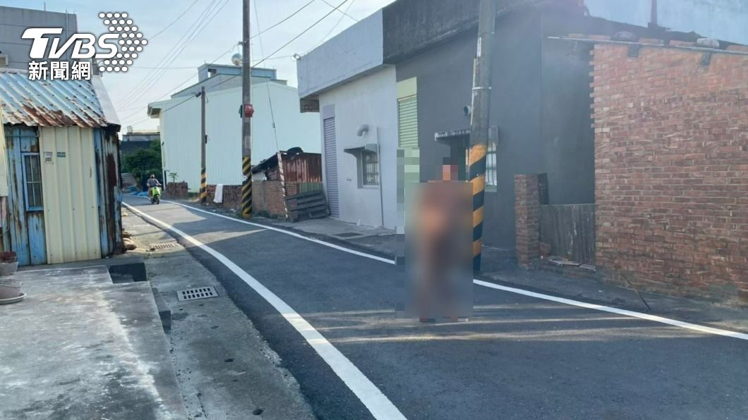其子時常裸身在附近徘徊。（圖／陳祁　攝）