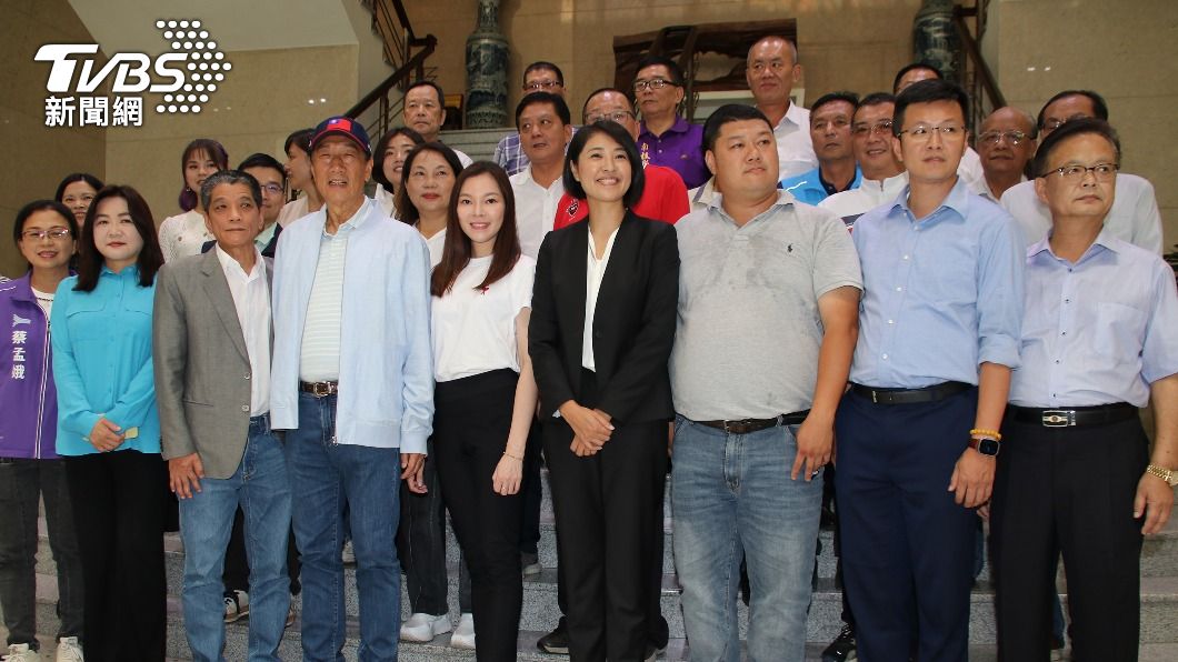 拜會南投縣議會 郭台銘:透過黨中央團結爭取勝選