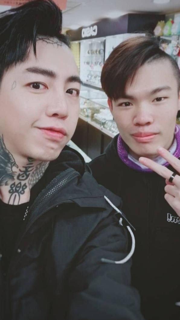吳宇凡受到謝和弦啟蒙。（圖／大海娛樂提供）