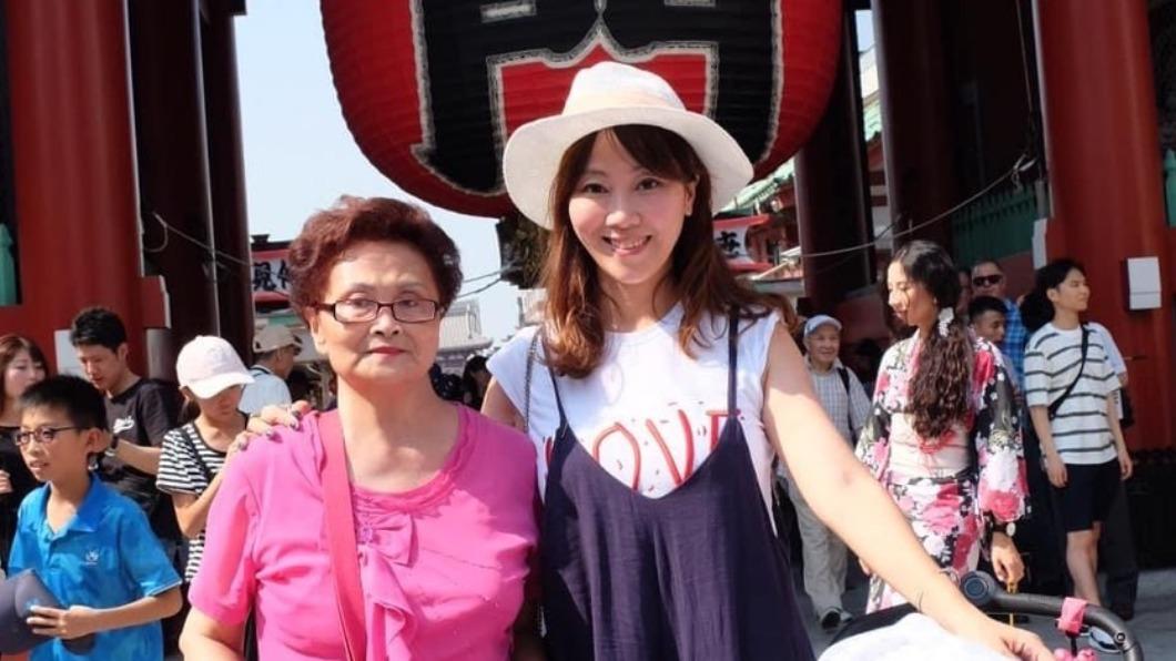 野蠻王妃才遭逢喪母之痛,爸爸又進醫院。(圖/翻攝自野蠻王妃臉書)