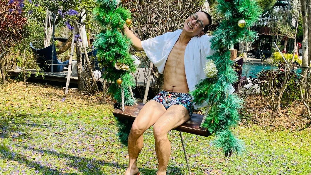 浩子脫了!當籃籃面前穿「小褲褲」晃來晃去 誇張畫面全被拍