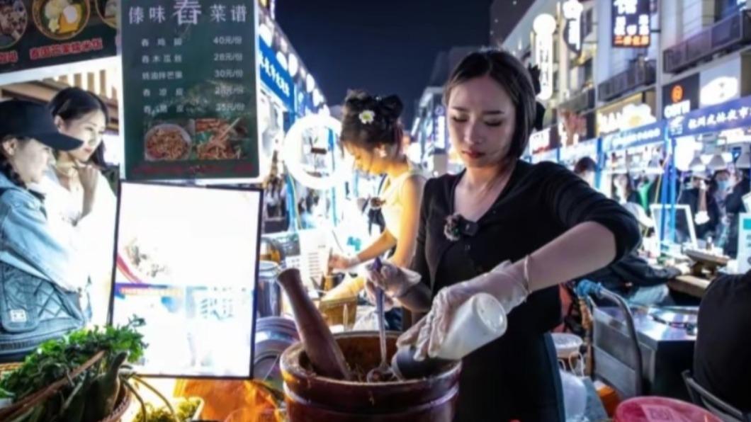 姊妹倆拍影片宣傳突然爆紅。(圖/翻攝自微博錢江晚報)
