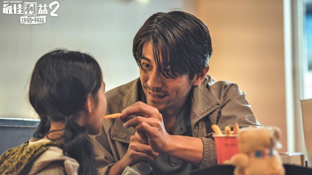 父女間相依為命的親情互動,讓修杰楷很有共嗚。(圖/八大提供)