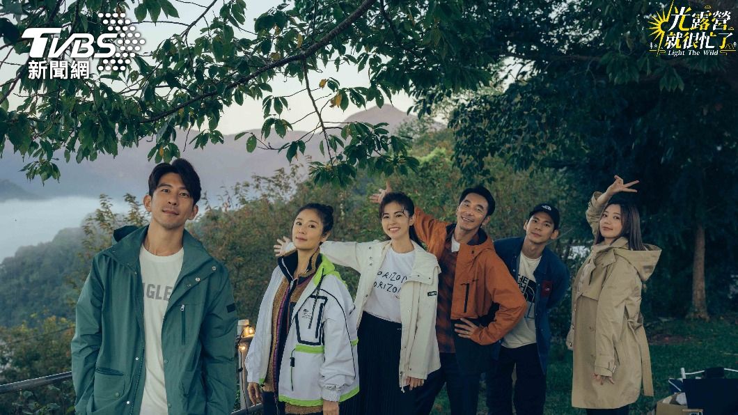 左起修杰楷、林心如、任容萱、郭雪芙、林柏宏、李李仁。（圖／TVBS）