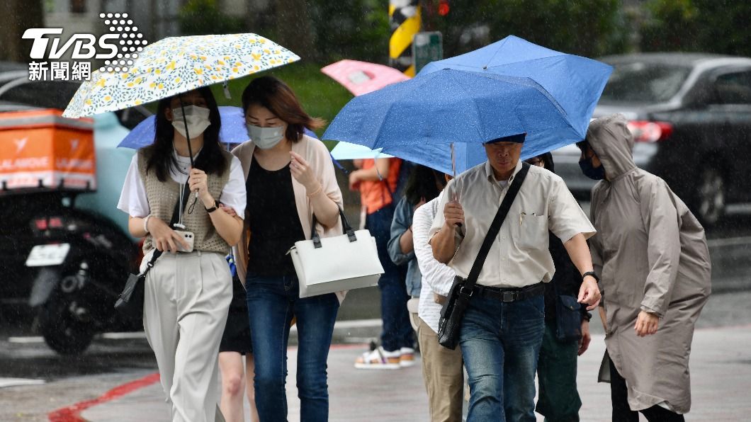 外出記得帶傘!對流發展旺盛 8縣市「大雨特報」防雷陣雨