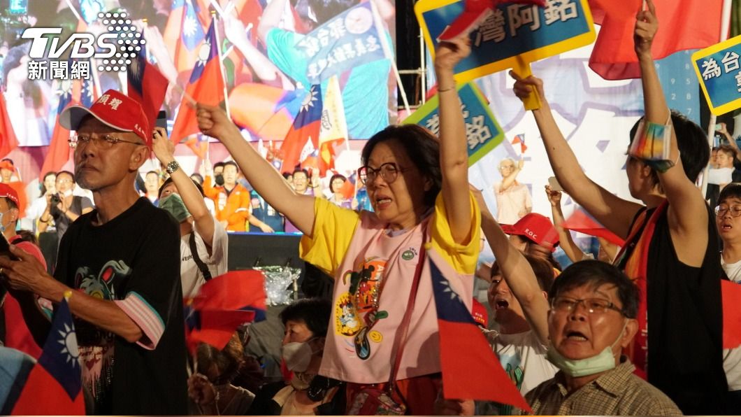 現場湧近2萬人。（圖／林炫均攝）