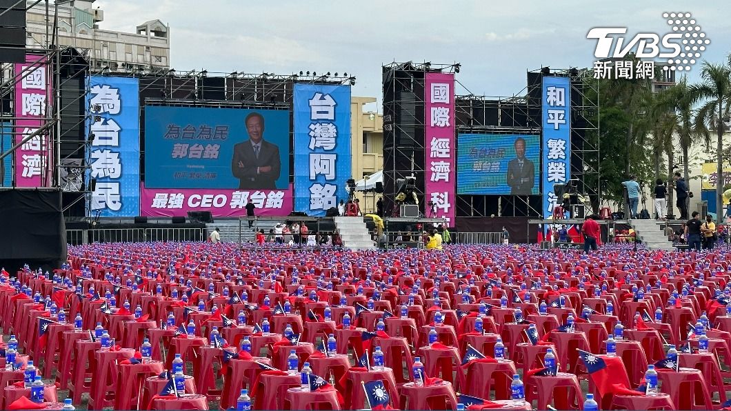 較勁綠營?仿效韓流?郭台銘首場造勢踏高雄 她曝背後動機