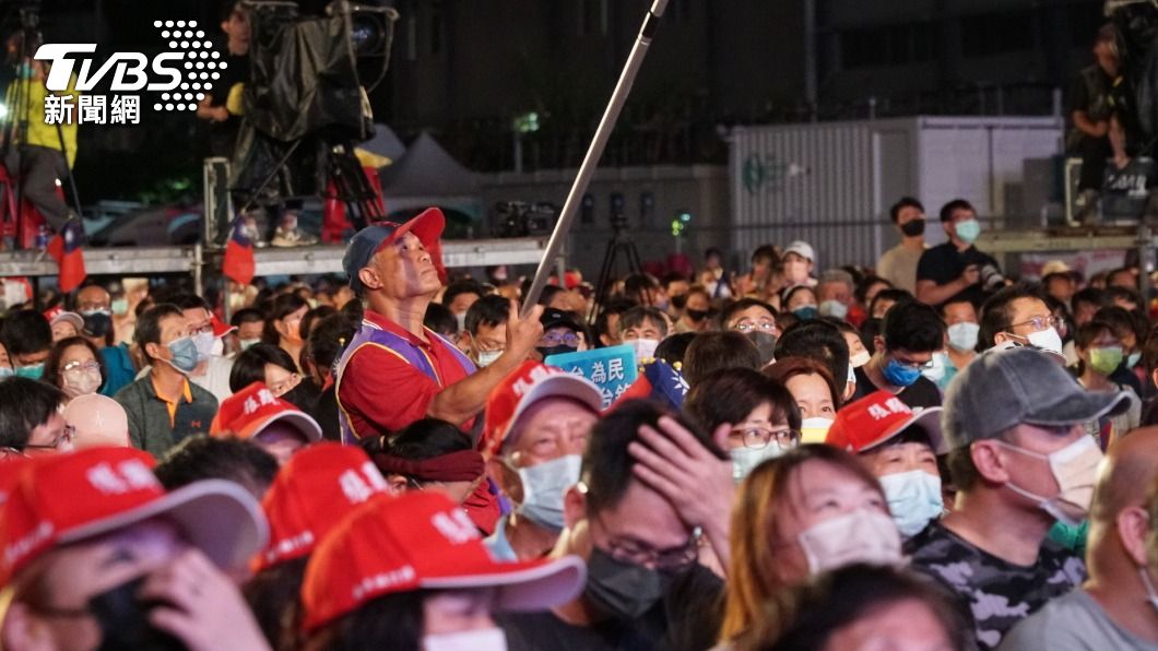 造勢現場湧入大批支持者。(圖/TVBS)
