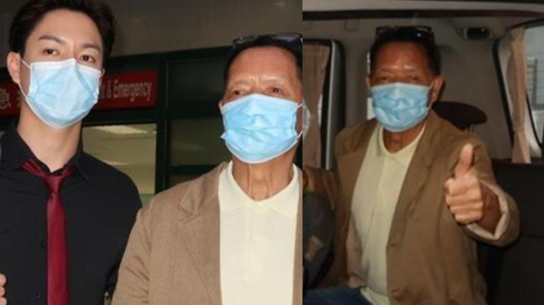 吳大強在妻兒陪同下出院，還俏皮比讚強調「沒問題」。（圖／翻攝自微博）