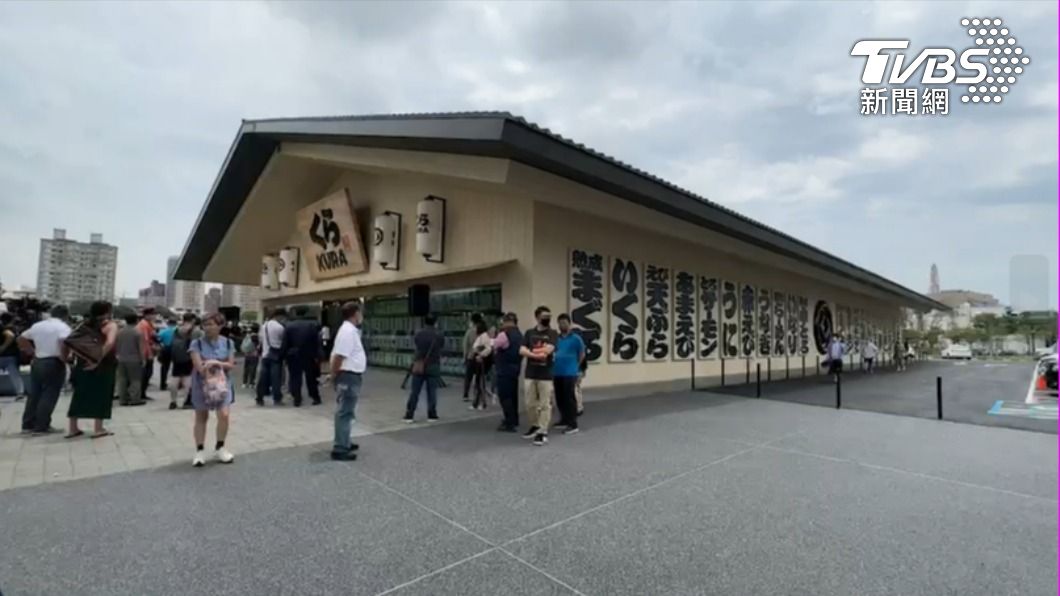 藏壽司旗艦店占地2千坪。(圖/TVBS)