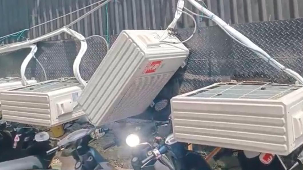 有8台汽機車無辜遭殃。（圖／警方提供）