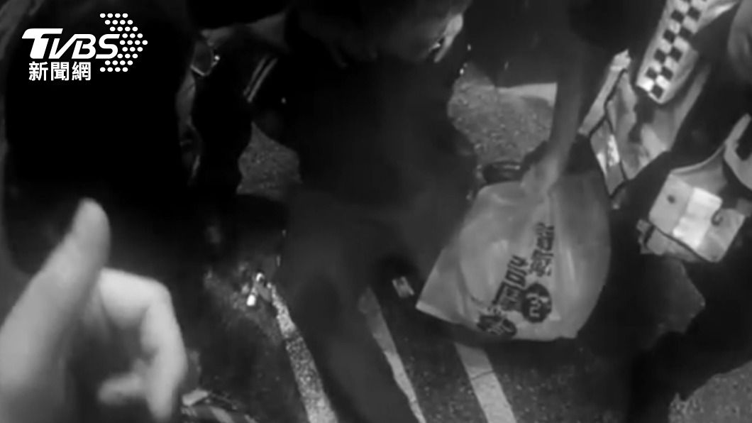 警方共緝獲4名失聯移工，訊後移請移民署桃園專勤隊辦理。（圖／警方提供）