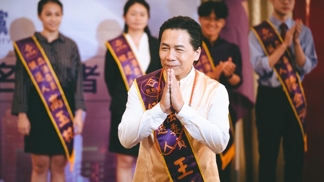 許傑輝在《最佳利益2》飾演天宙教教主，並宣告投身政治圈。（圖／群之噰傳播提供）