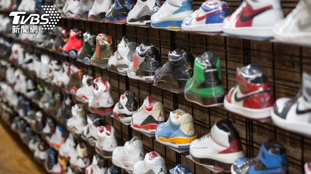 NIKE、Adidas輸了?網瘋搶這牌鞋子崩潰:哪裡還有賣