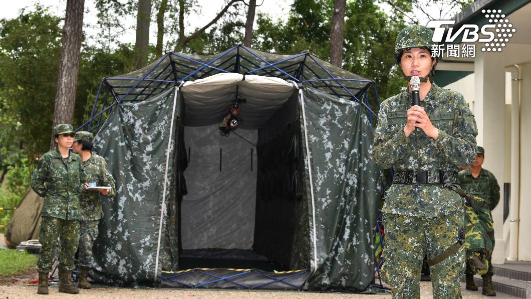 女性召員住宿處的洗澡帳篷。(圖/胡瑞麒攝)