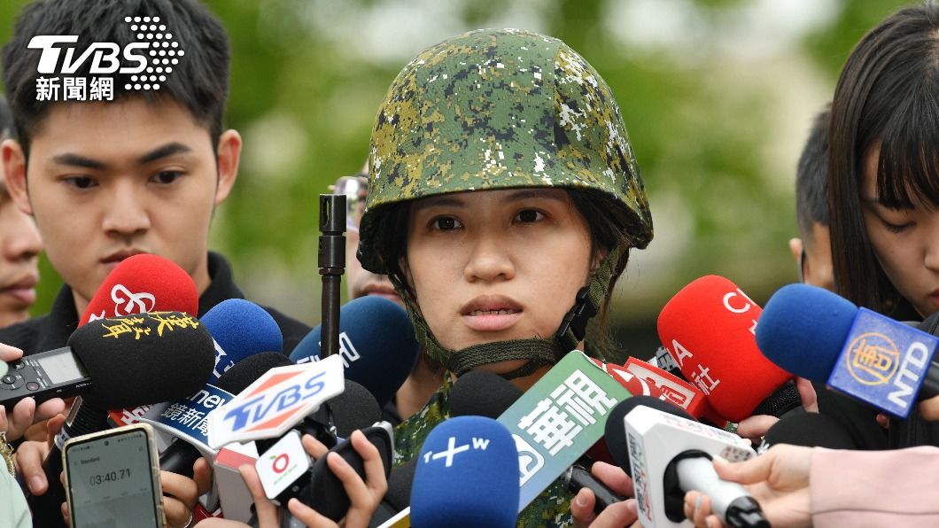 過去擔任人事行政管理兵及步槍兵的女性召員唐蜜受訪。(圖/胡瑞麒攝)