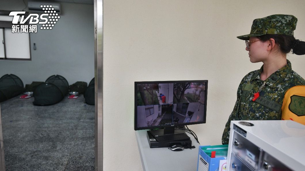 女性召員生活區派駐女性安全士官，並加裝監控系統，強化安全作為。（圖／胡瑞麒攝）